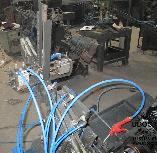 優(yōu)博世特，ubost,鉆孔機，銷軸，螺栓，自動，攻絲機，機械手，非標自動化，設(shè)備，銷軸鉆孔機，螺栓鉆孔機，